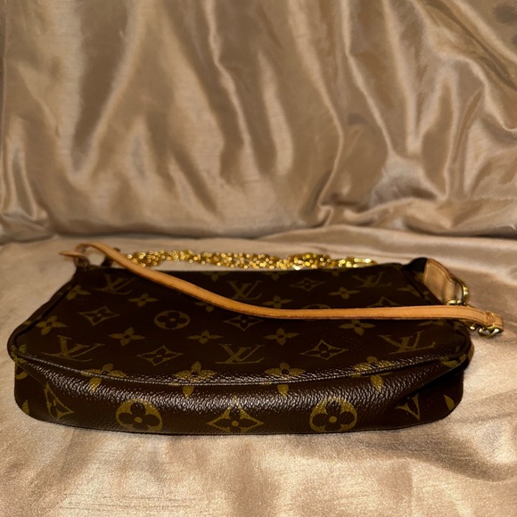 ❌SOLD❌Louis Vuitton Pochette Accessories - Picture 10 of 14